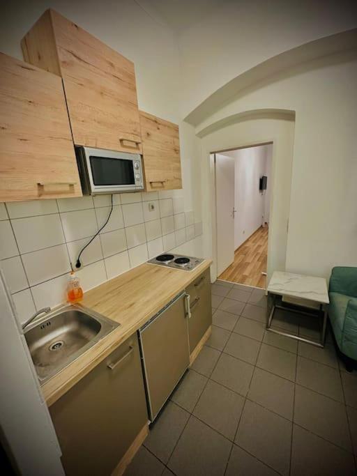 Apartment Spacious 2br Apt, Only 10min To Westbahnhof *