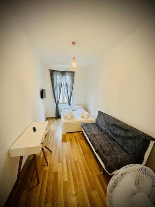 Apartment Spacious 2br Apt, Only 10min To Westbahnhof Wien
