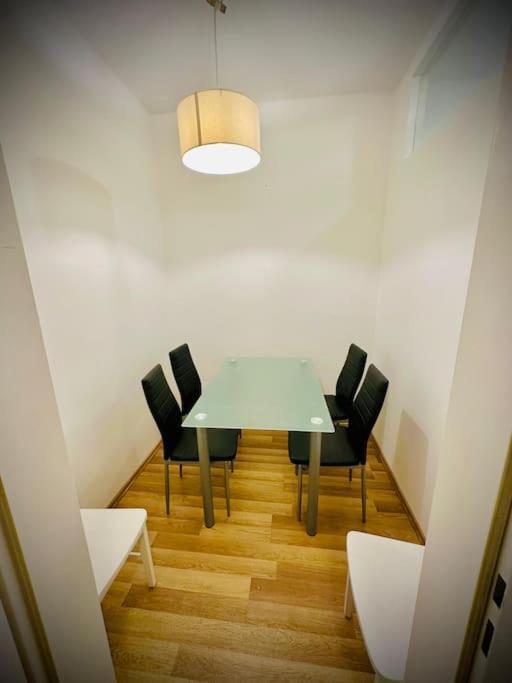 Spacious 2br Apt, Only 10min To Westbahnhof * Wien
